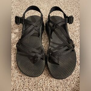 Black dual strap size W9 Chacos